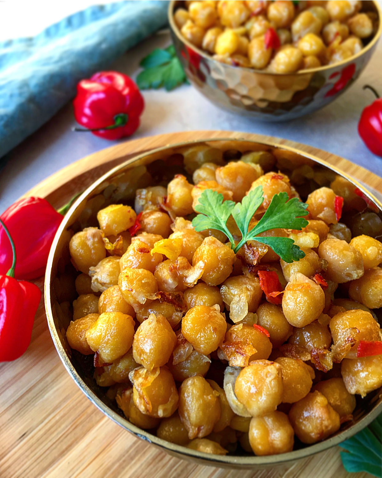 These spicy chickpeas make an easy and delicious snack! Have you tried them out yet?