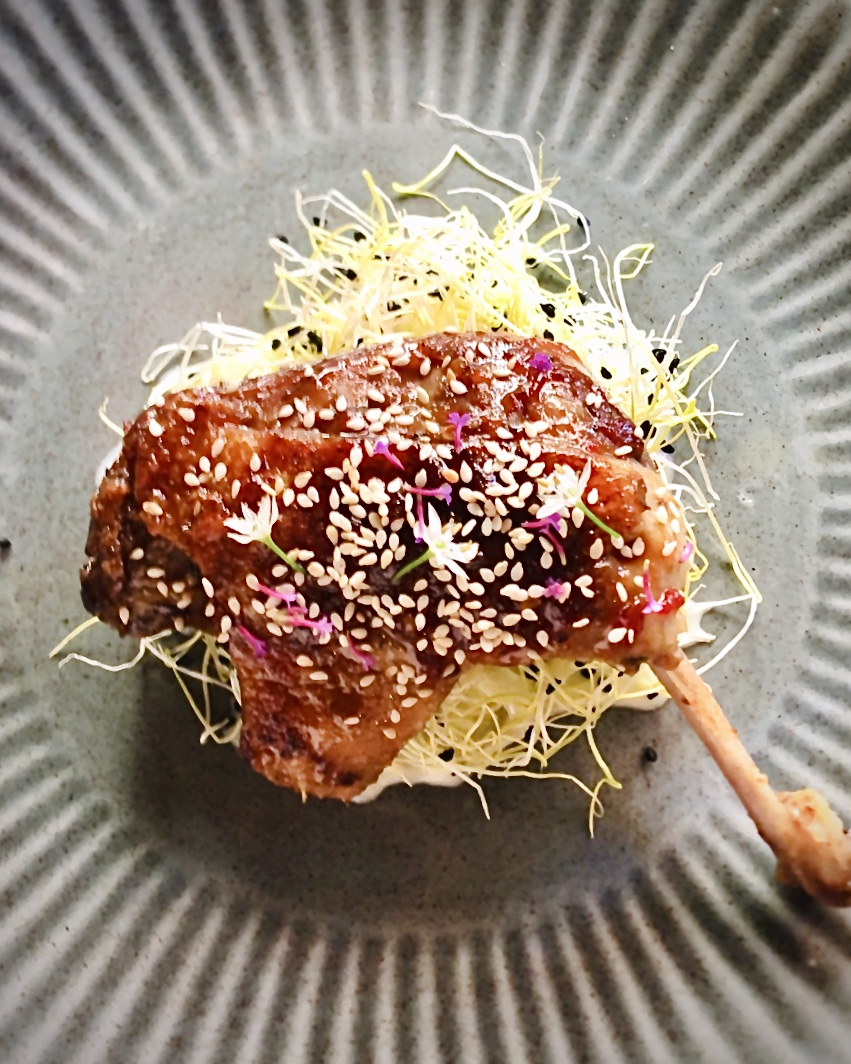 Duck Leg w/ Ginger and Chili at Restaurant Oogst